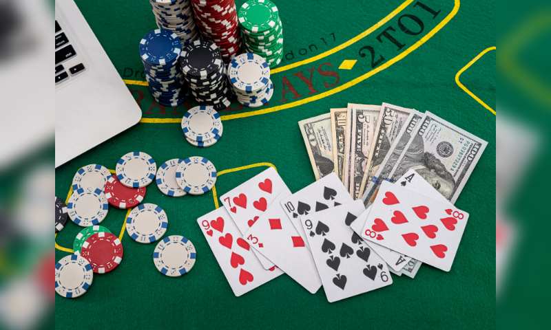 Lựa chọn hành động chính xác để có cách chơi poker đạt hiệu quả cao